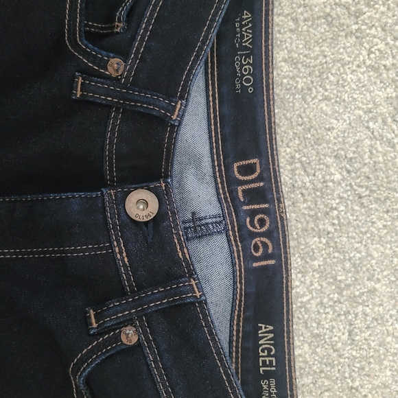 Dark wash jeans - Picture 2 of 4